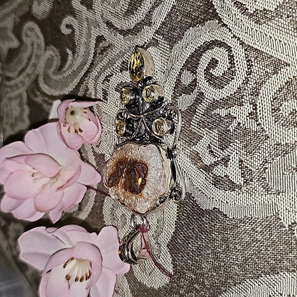 New Solar Quartz pendant - Picture 3 of 6